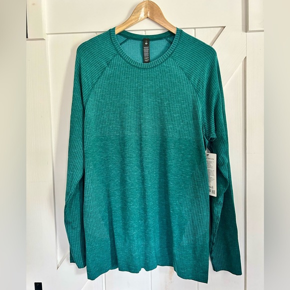 Lululemon Men’s Long Sleeve - Size L (With Tags On!) - Picture 2 of 3